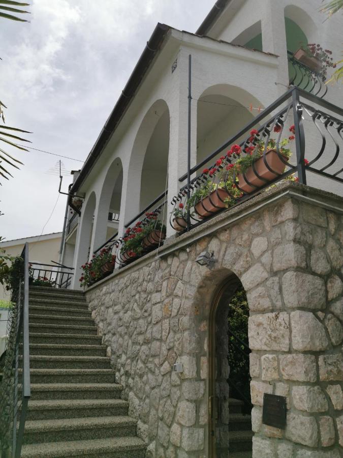 Apartment Dasek Ii, Njivice Exterior photo
