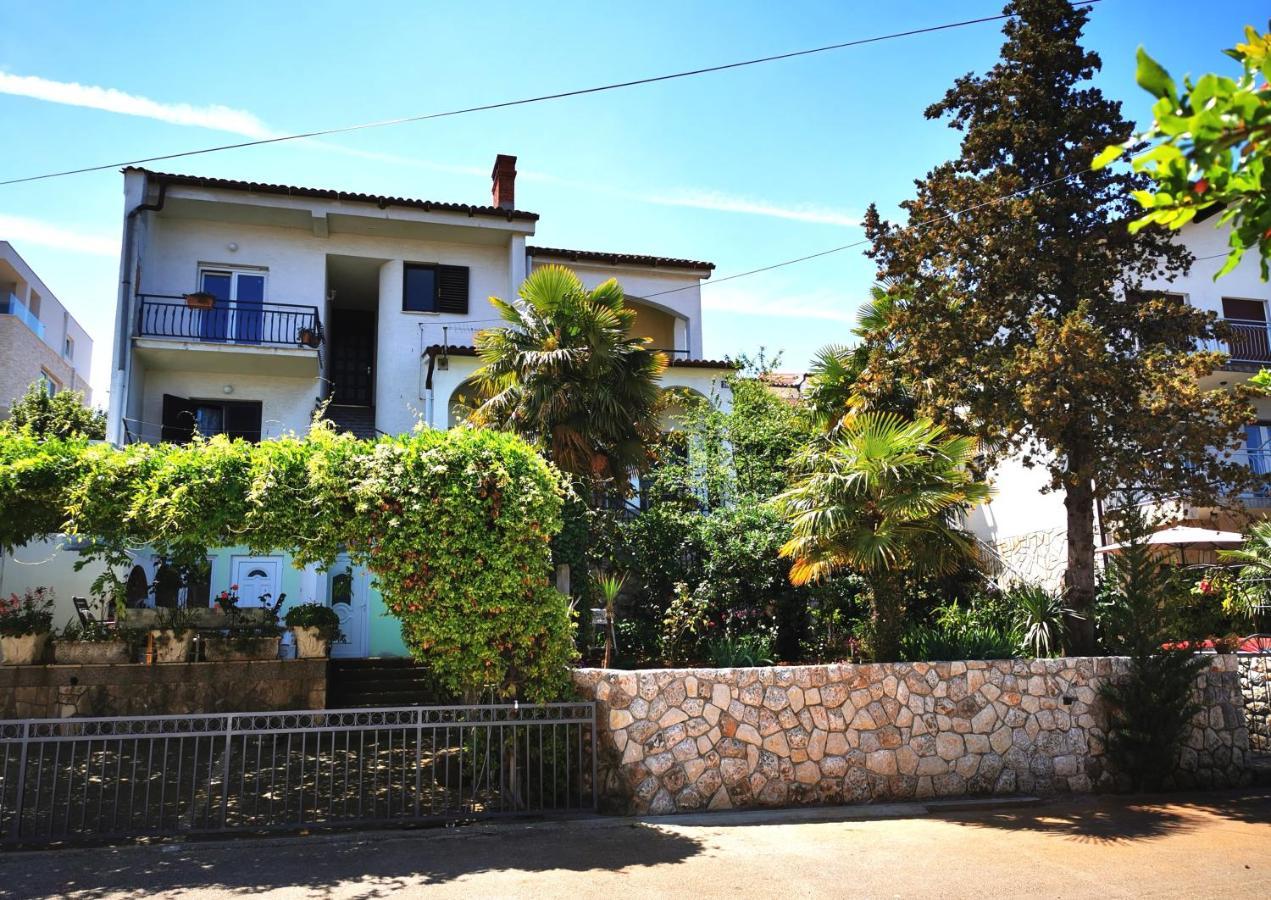 Apartment Dasek Ii, Njivice Exterior photo